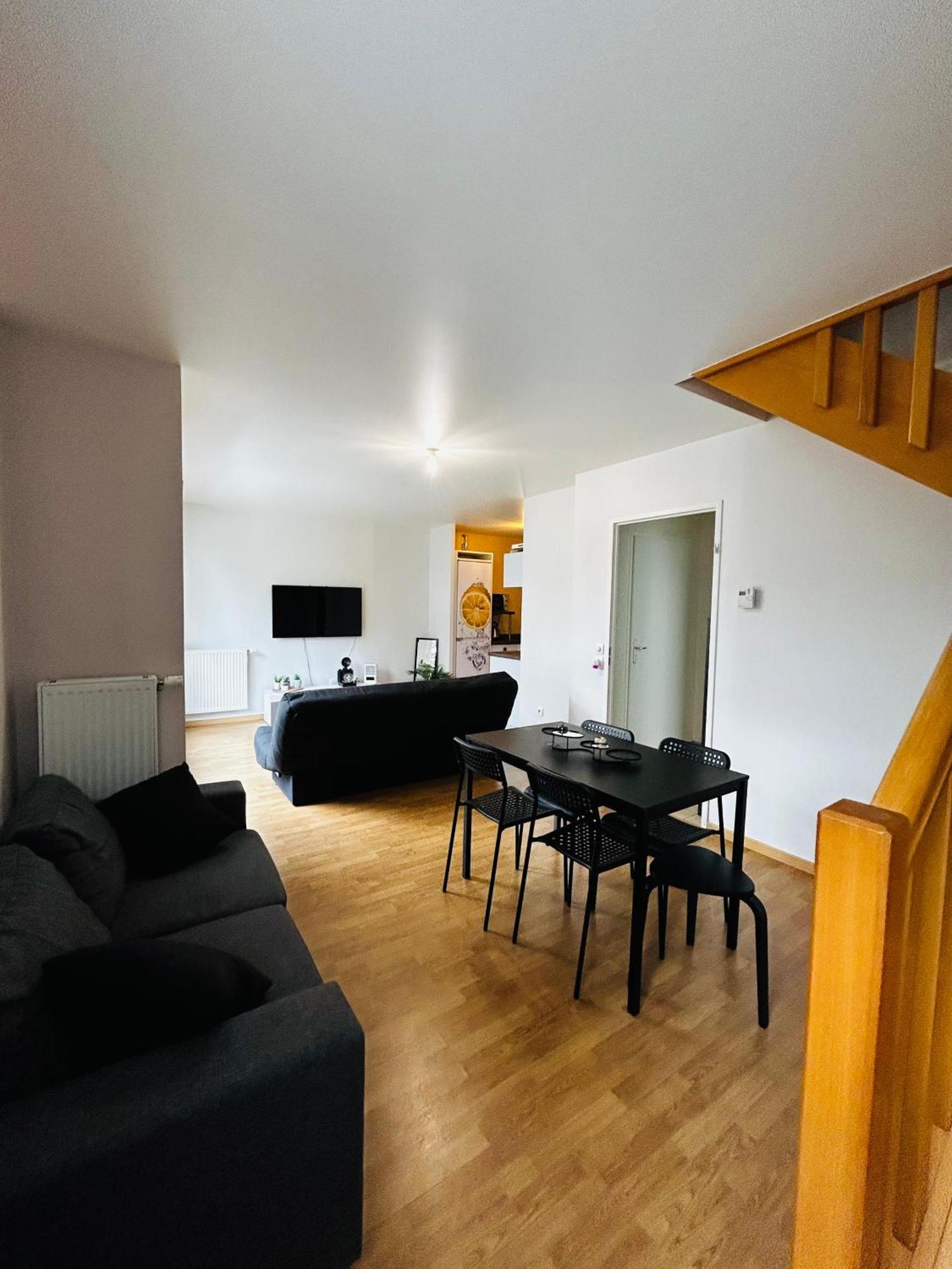 Duplex Lumineux Tout Equipe/Rer D/Balcon/Parking 科尔贝－埃索讷 外观 照片